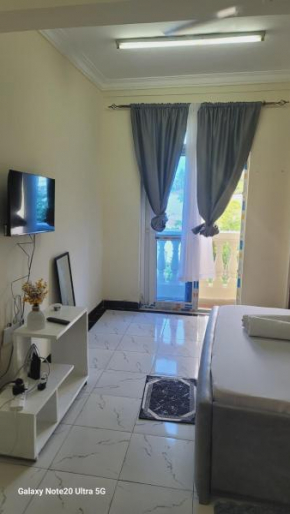 Geneviv Trendy Homes